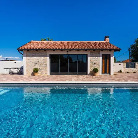 Holiday home Kuca Za Odmor Leona Dusic