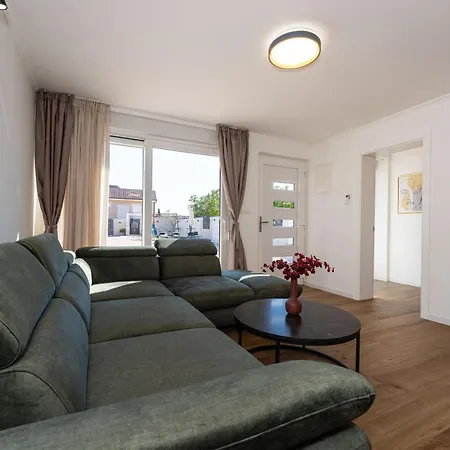 Kuca Za Odmor Leona Holiday home *