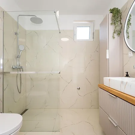 Holiday home Kuca Za Odmor Leona