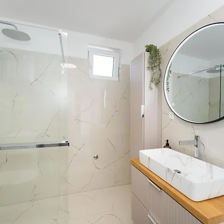 Kuca Za Odmor Leona Holiday home *