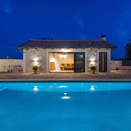 Holiday home Kuca Za Odmor Leona Dusic