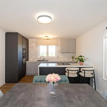 Holiday home Kuca Za Odmor Leona
