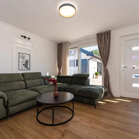 Holiday home Kuca Za Odmor Leona Dusic
