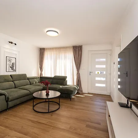 Kuca Za Odmor Leona Holiday home