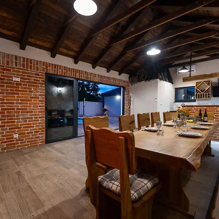 Holiday home Kuca Za Odmor Leona Dusic