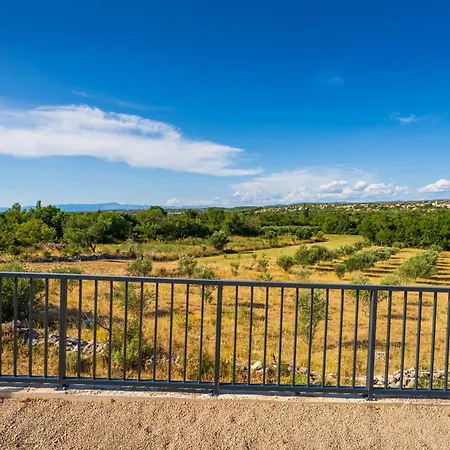 Holiday home Kuca Za Odmor Leona